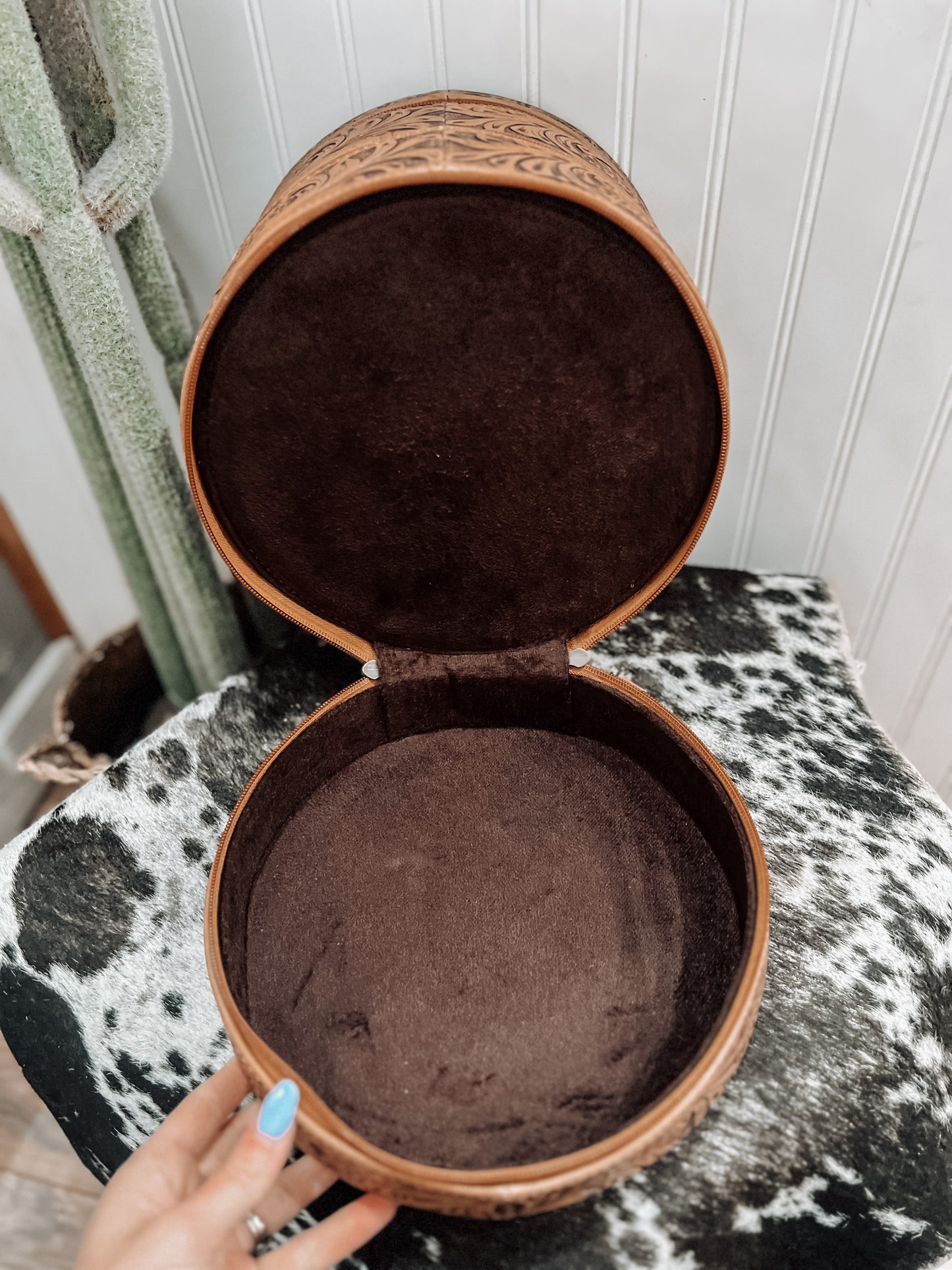 Triple Threat Round Travel Jewelry Case