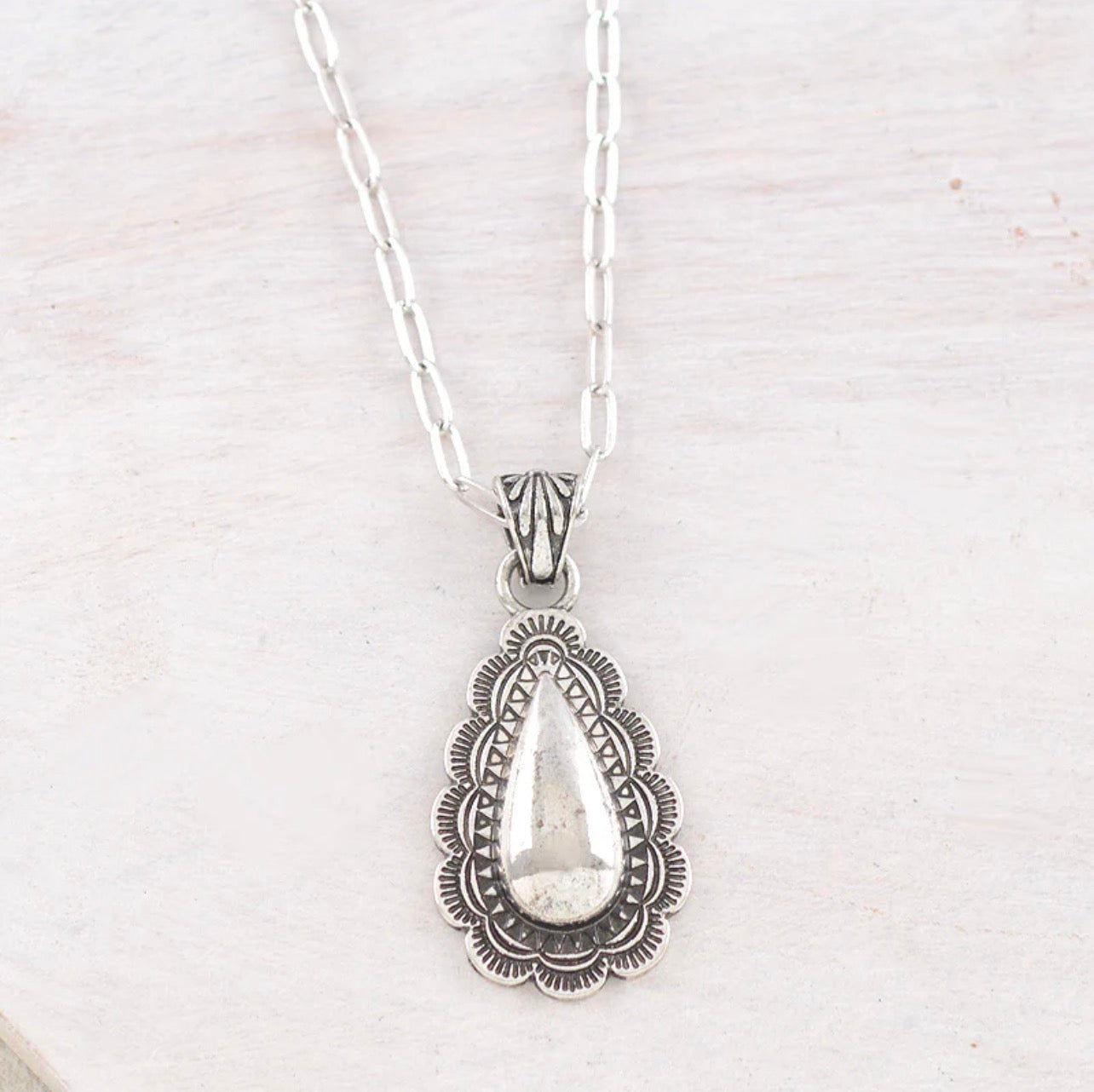 Scalloped Teardrop Pendant Necklace