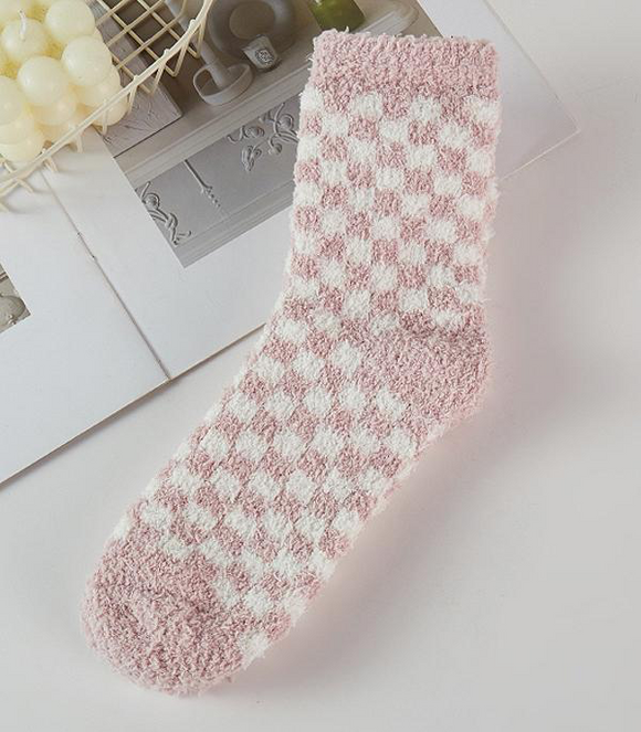 Checkered Fuzzy Socks *Pink