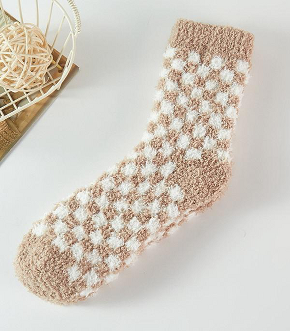 Checkered Fuzzy Socks *Taupe