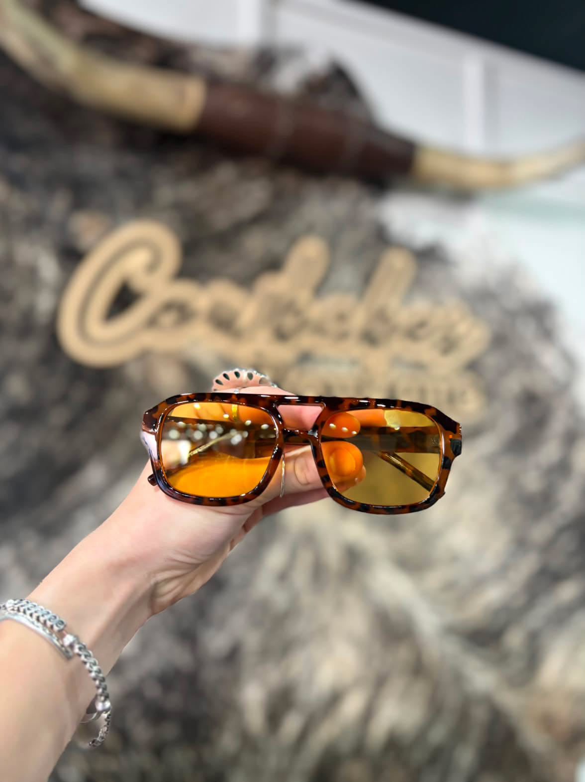 Oversized Frame Sunglasses
