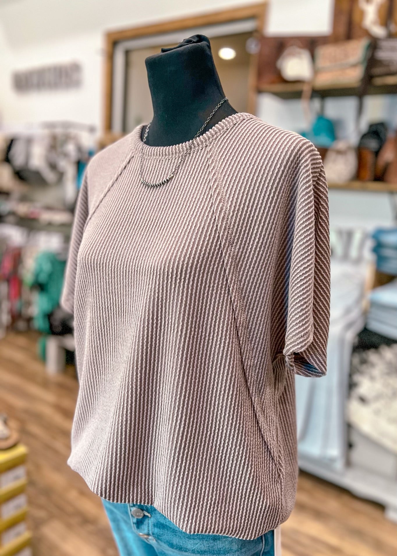 The Willa Ribbed Tee *Coco