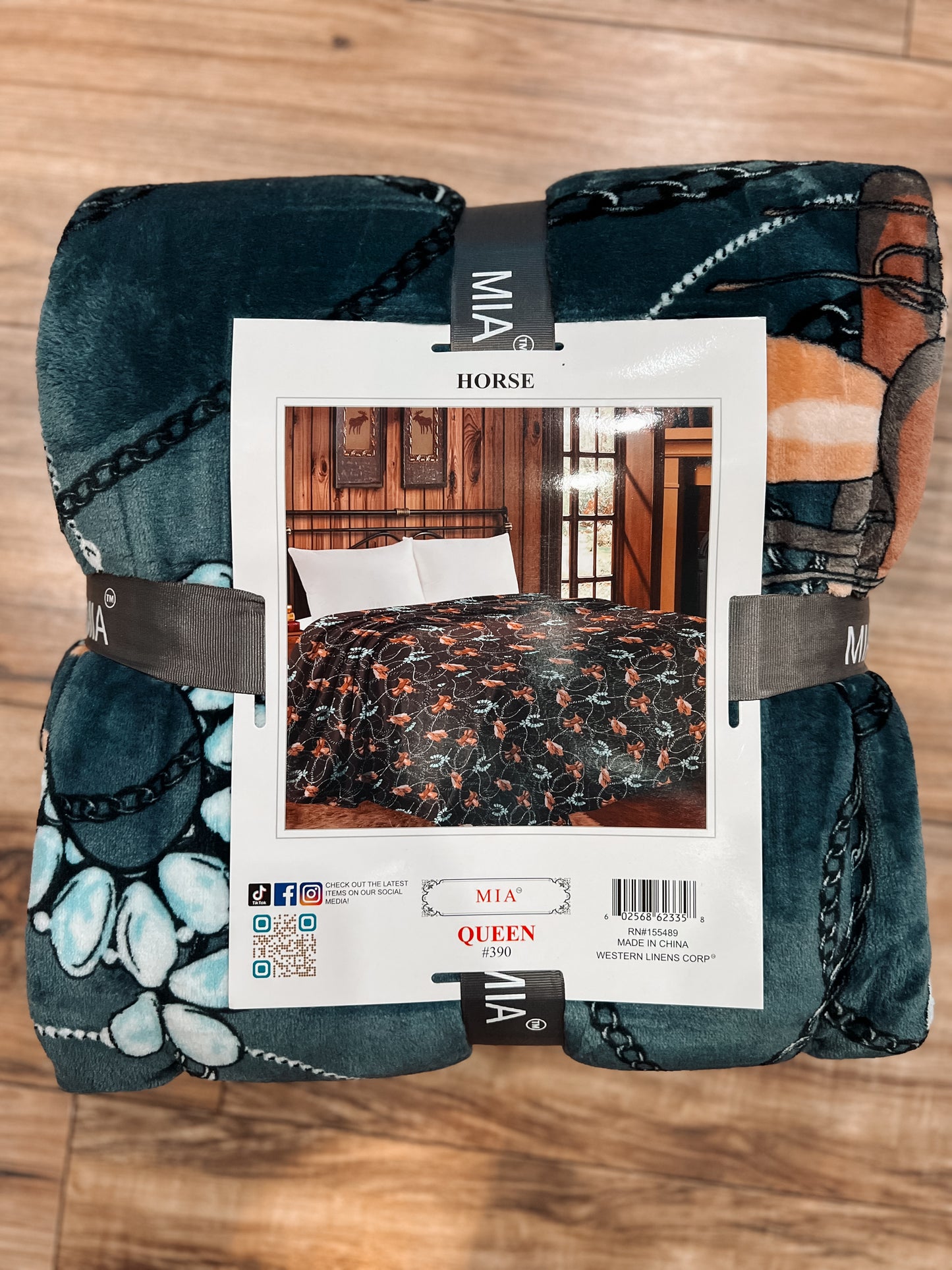 Horse Saddle Queen Throw