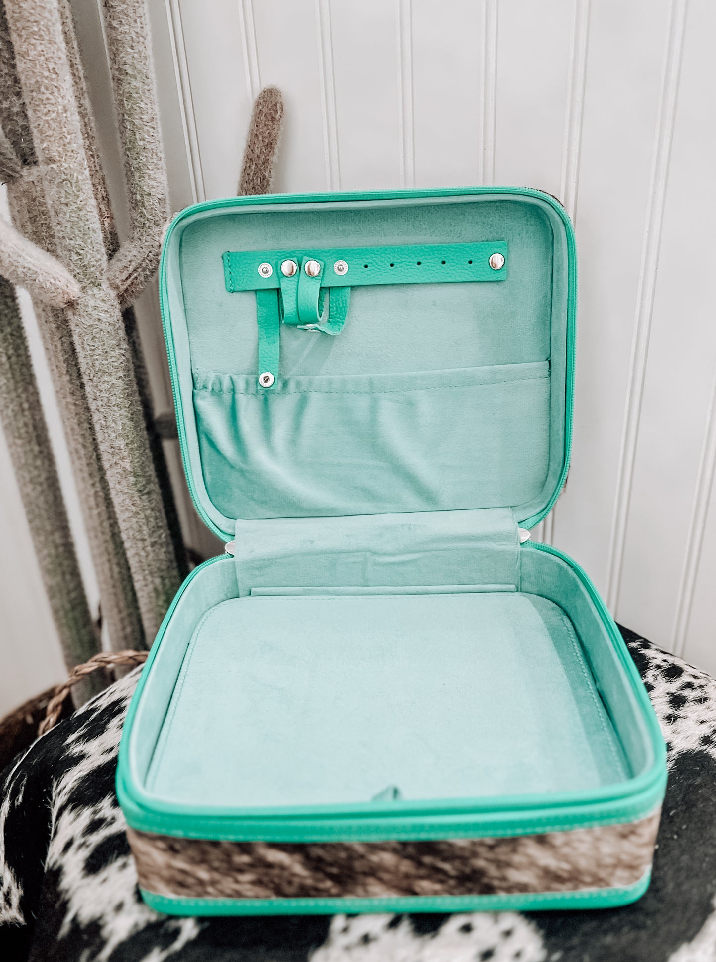 Oversized Cowhide Jewelry Case