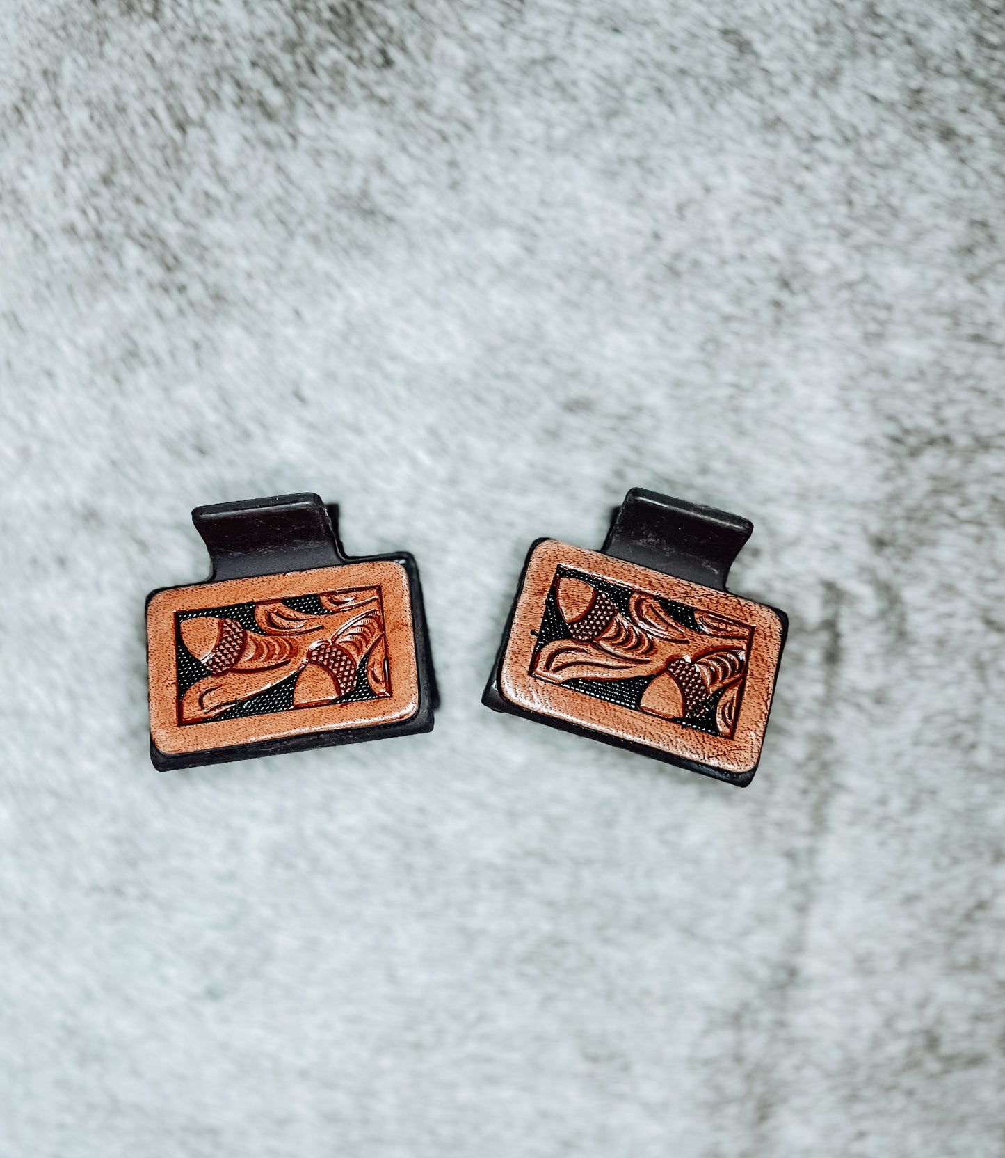 Acorn Tooled Mini Claw Clip
