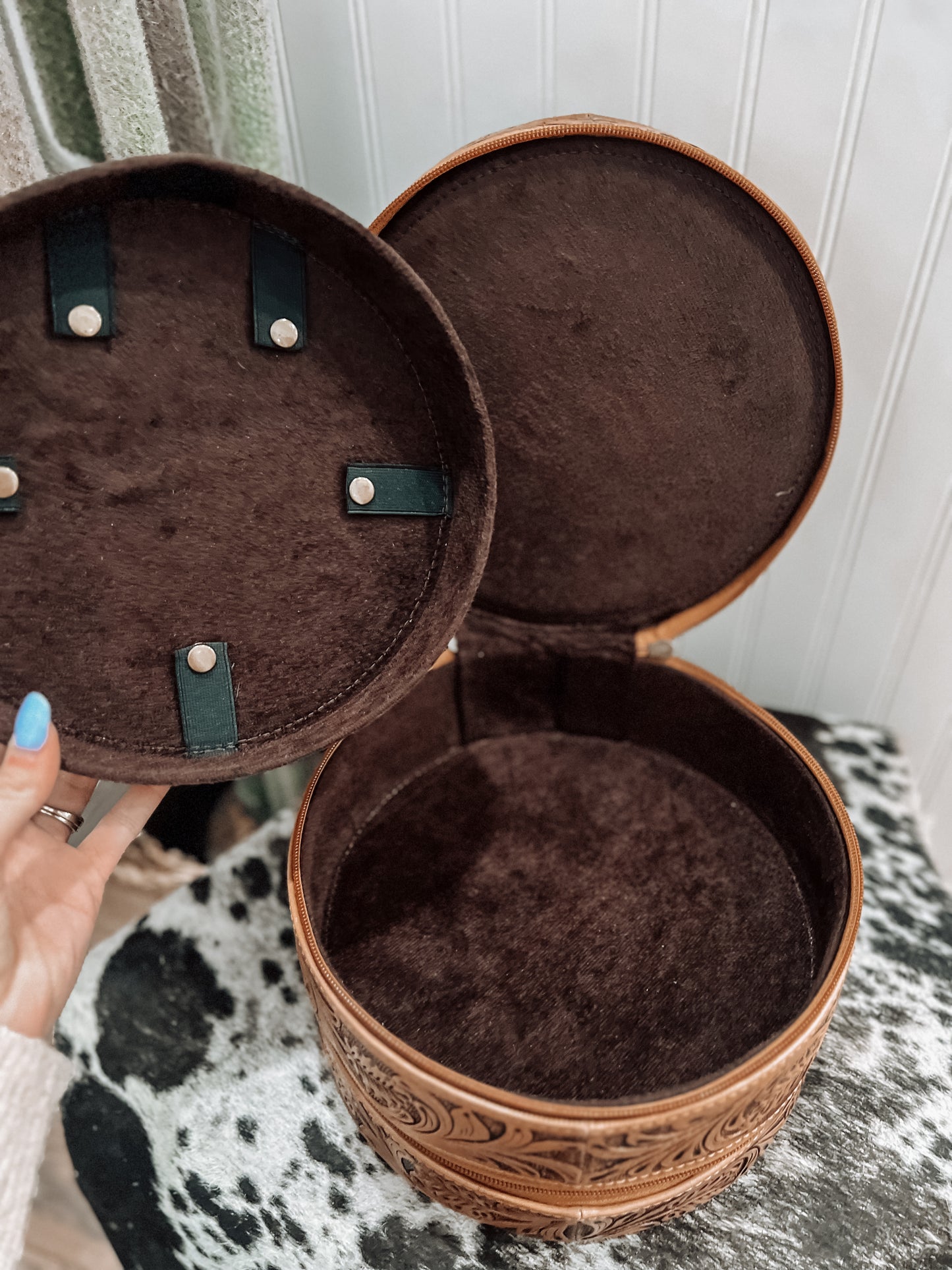 Triple Threat Round Travel Jewelry Case