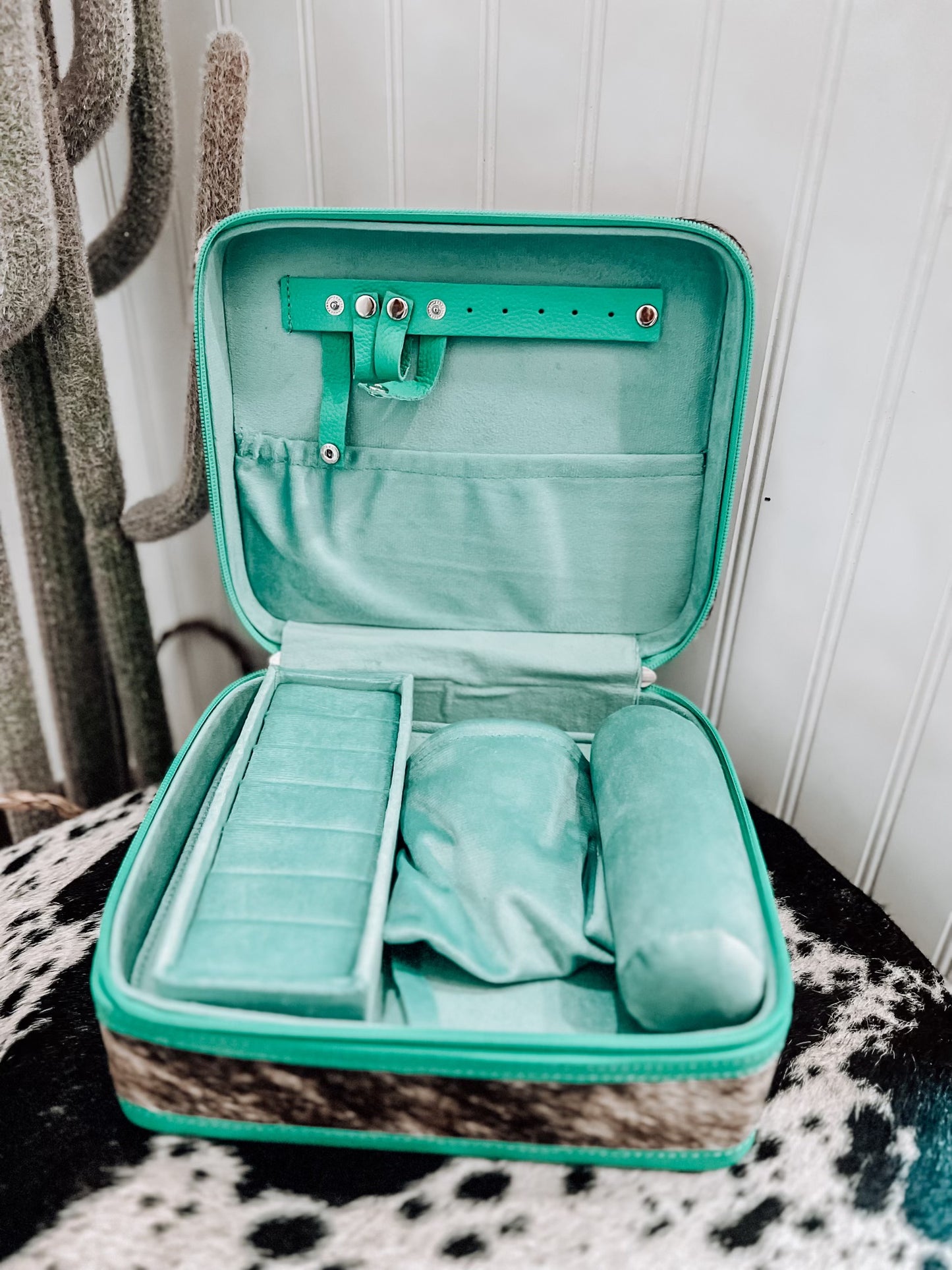 Oversized Cowhide Jewelry Case