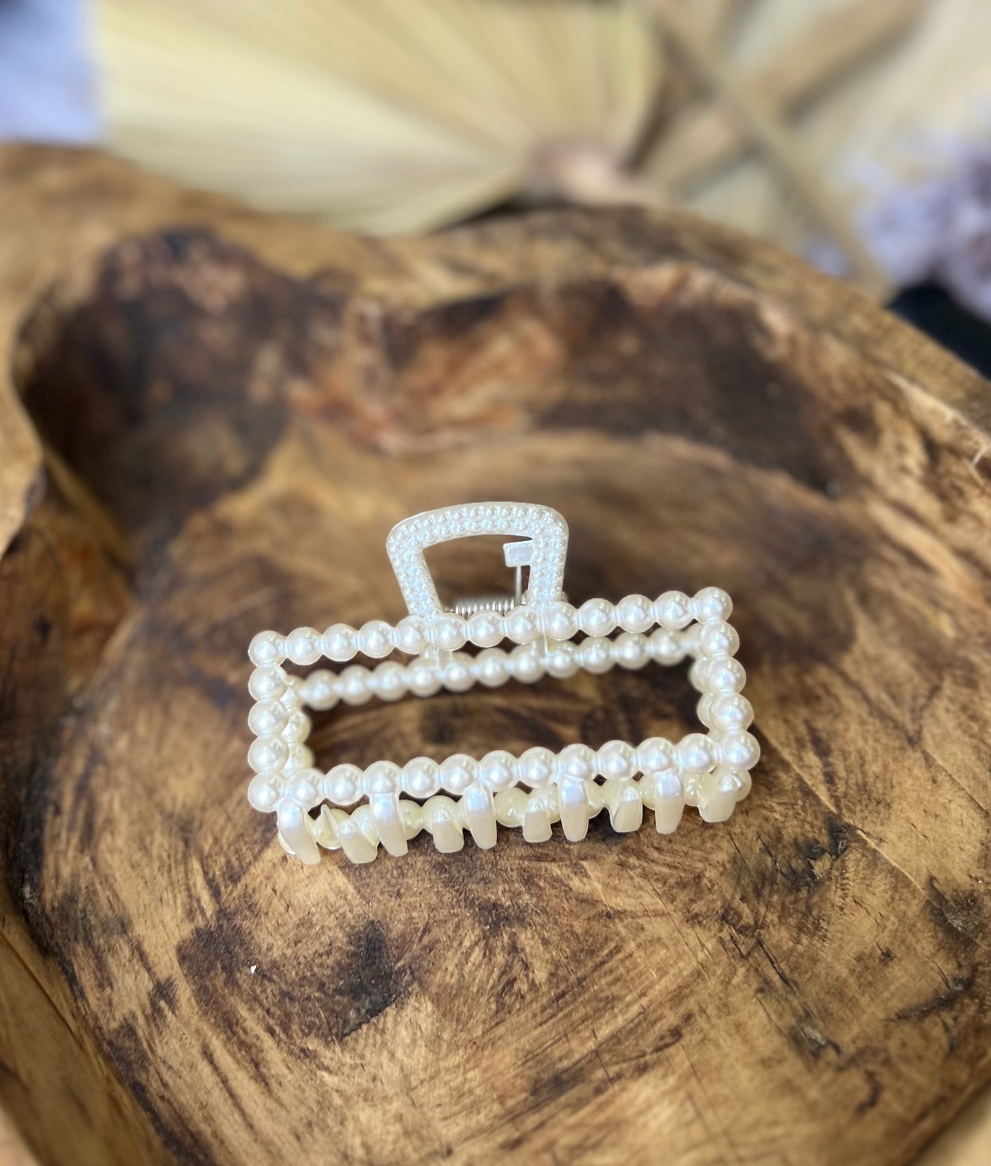 Pearl Claw Clip