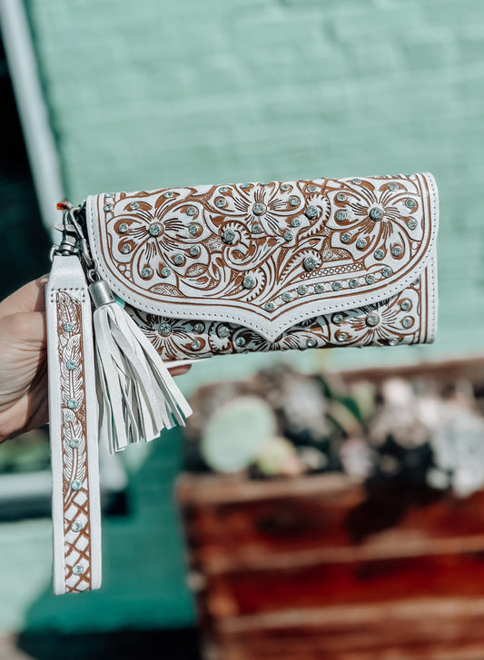 Sparkling Desert Moon Luxe Wallet In Chocolate White