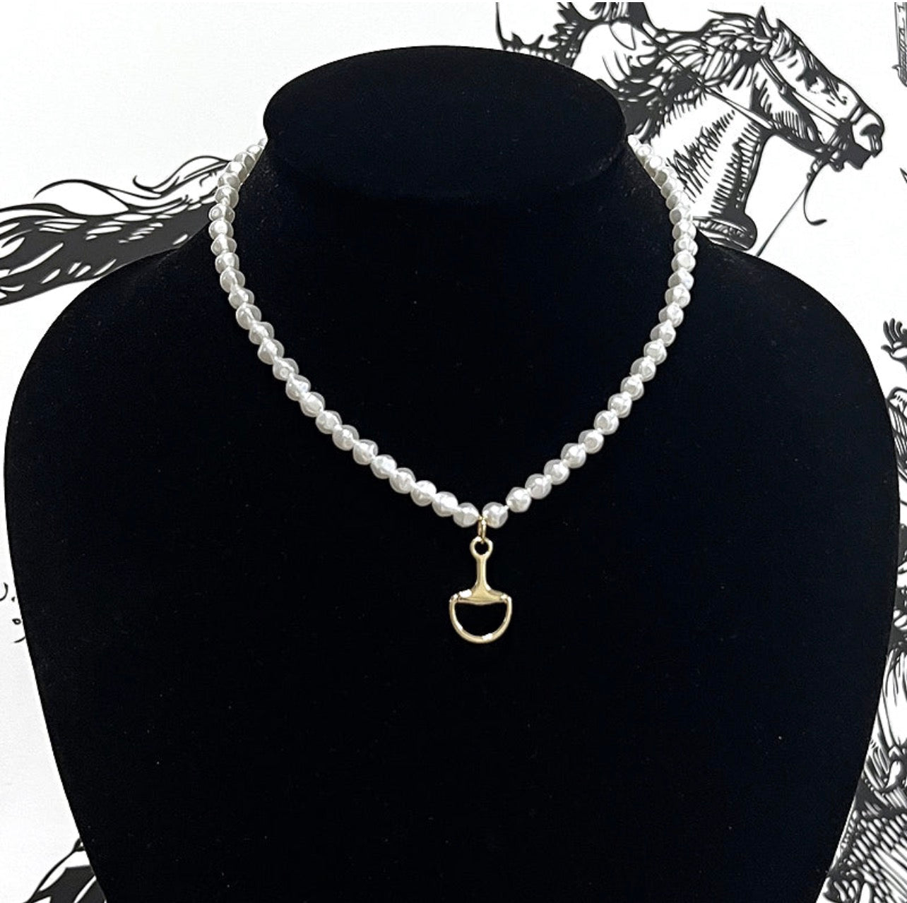 Bit Pendant Pearl Necklace