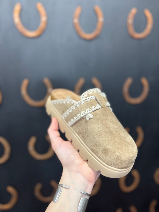 The Nevada Clog *Taupe