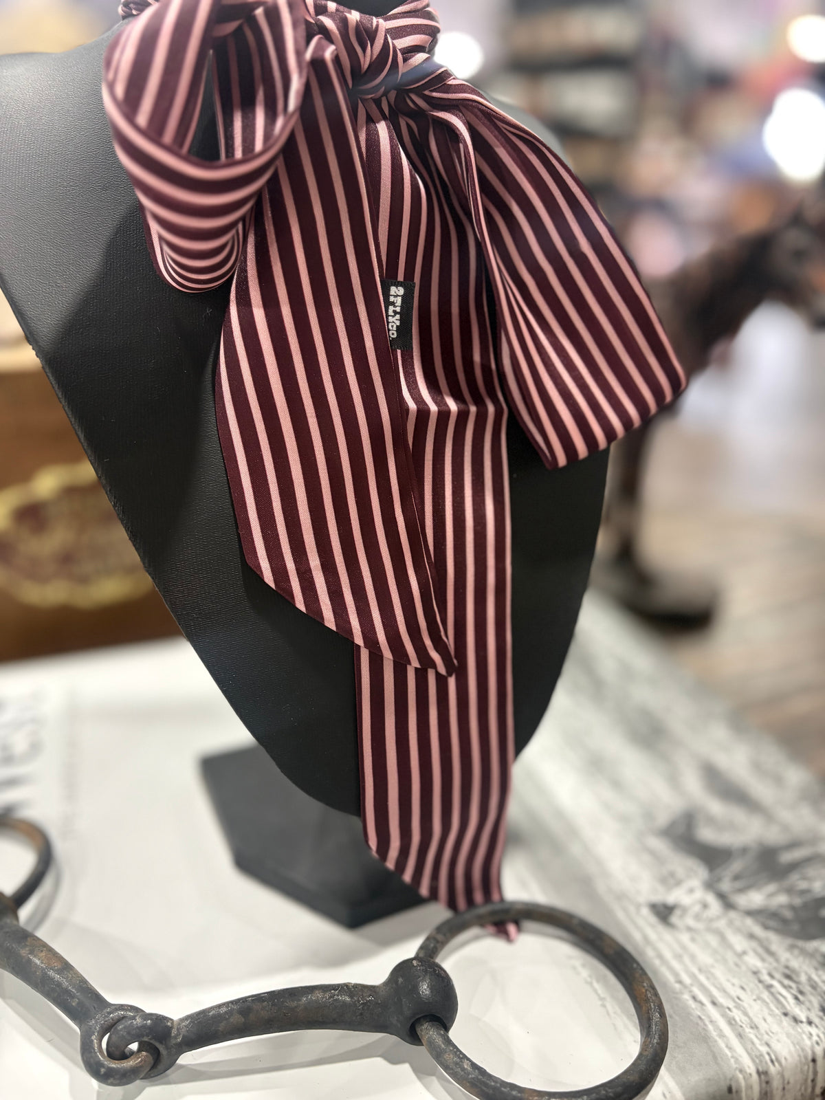Tha Righ Stripe *Wine