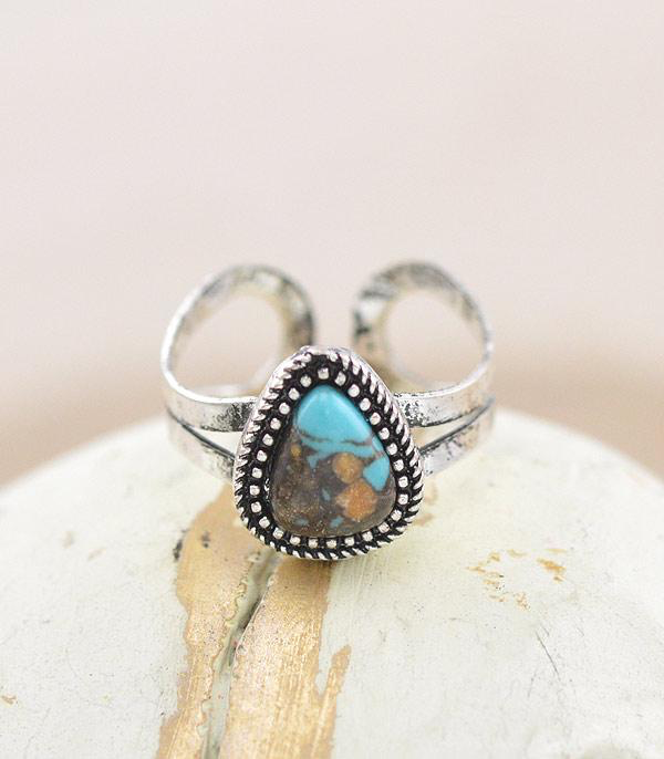 Dainty Triangle Stone Ring