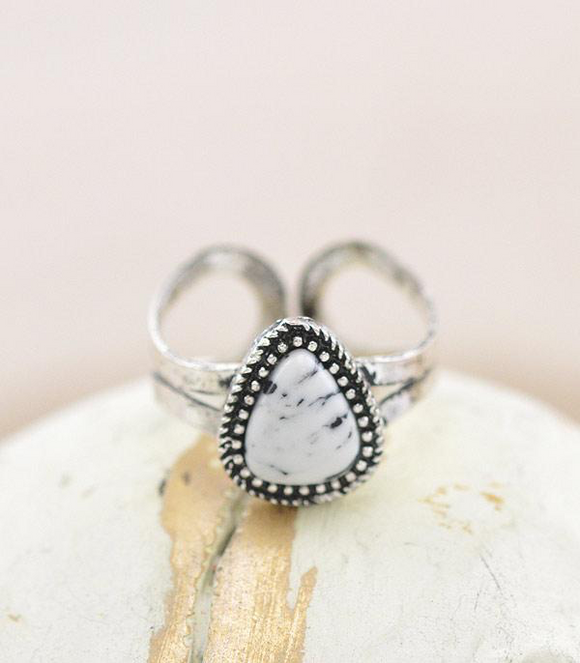 Dainty Triangle Stone Ring