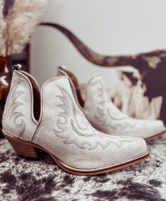 Yippie White Booties